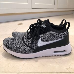 Nike Sneakers Size 6